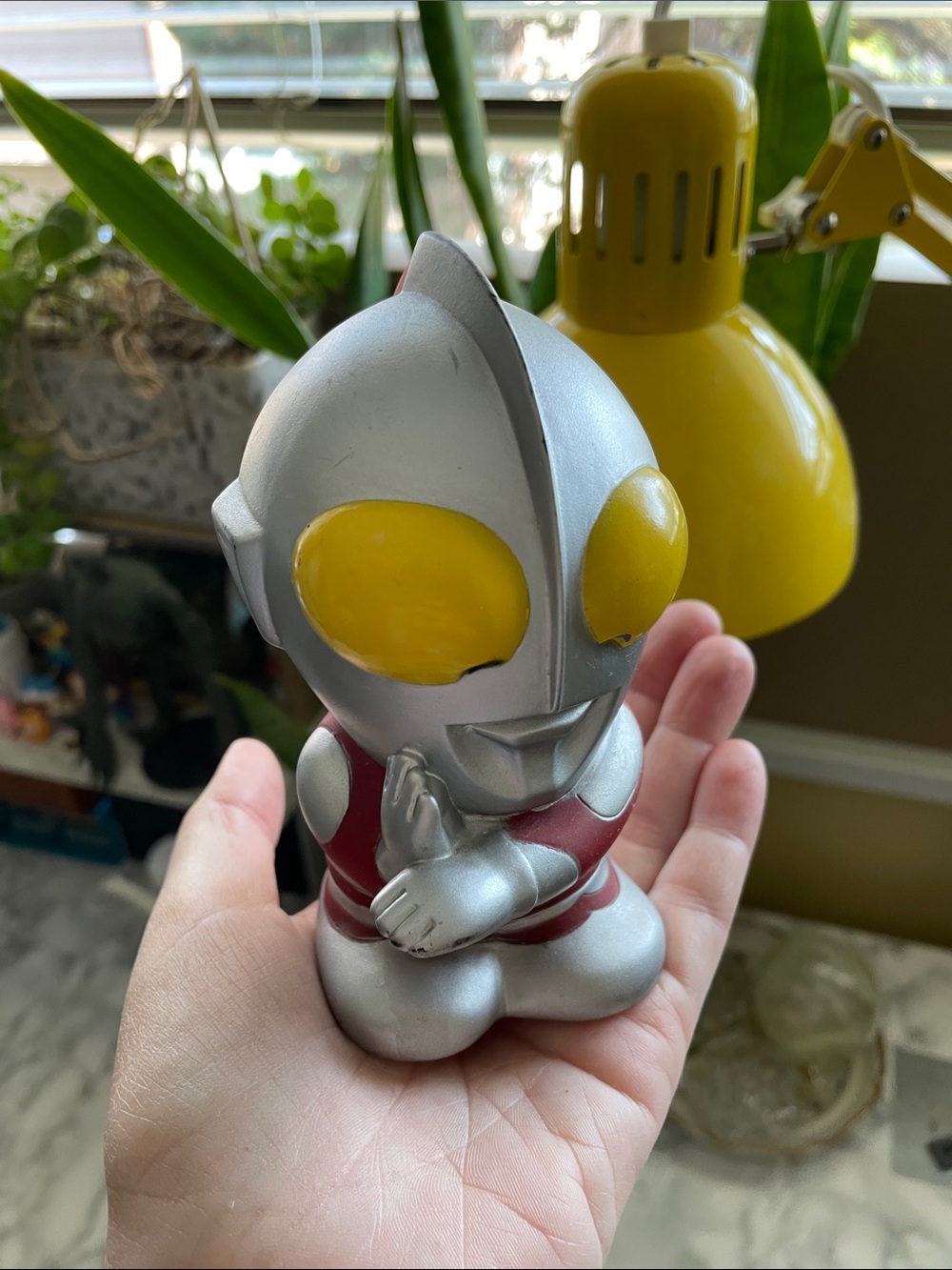 Mini Vintage Ultraman plastic coin bank - banpresto